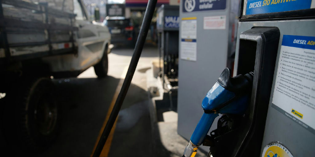 Preço dos combustíveis terá novos subsídios após disparada do petróleo