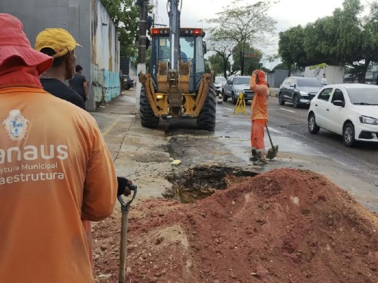 Prefeitura de Manaus inicia reparo emergencial na rede de drenagem da avenida Djalma Batista
