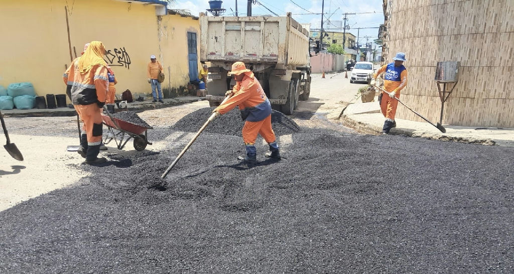 Prefeitura de Manaus intensifica obras de pavimentação no bairro Nova Cidade