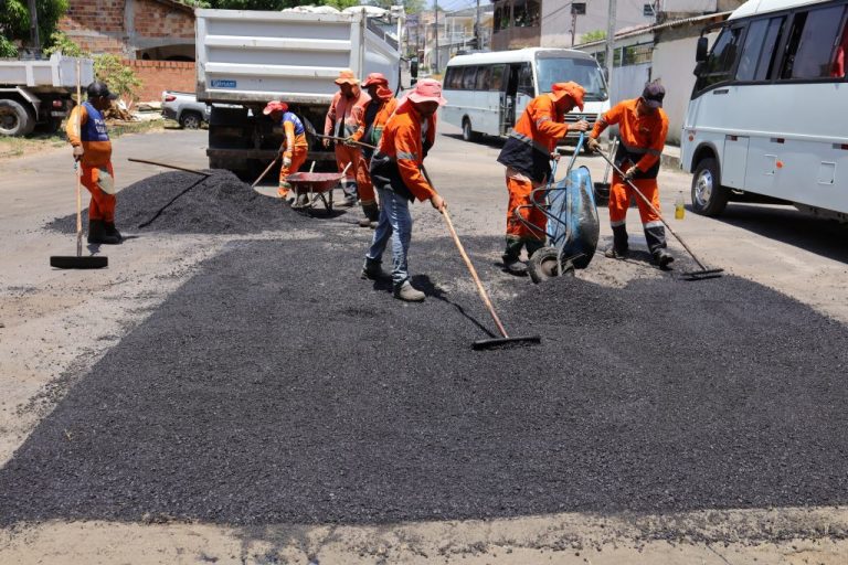 Prefeitura de Manaus intensifica obras de pavimentação na zona Leste