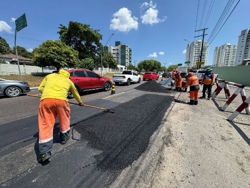 Prefeitura de Manaus intensifica obras de recuperação asfáltica na avenida São Jorge
