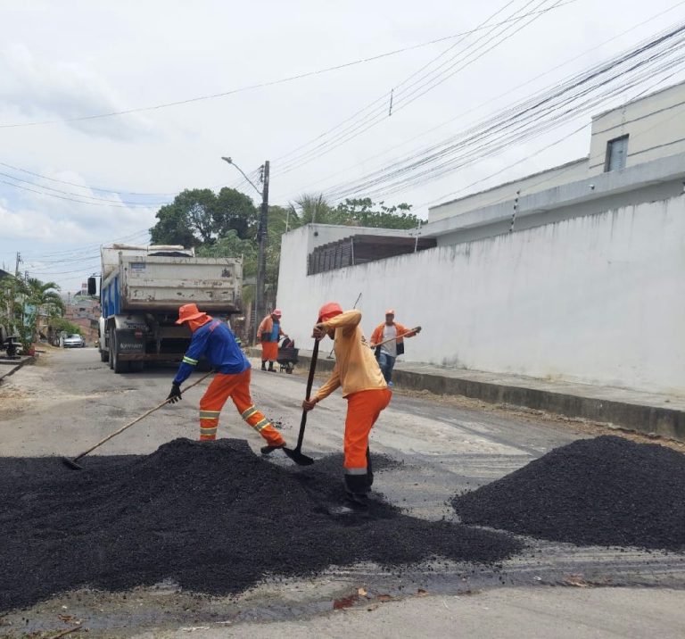 Prefeitura de Manaus intensifica obras de recuperação asfáltica no bairro Novo Aleixo