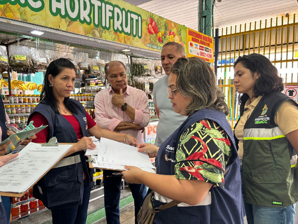 Prefeitura de Manaus promove escuta ativa com feirantes no Parque 10