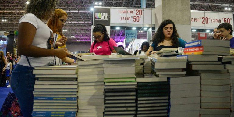 Prêmio Caminhos de Literatura abre inscrições para novos romancistas brasileiros