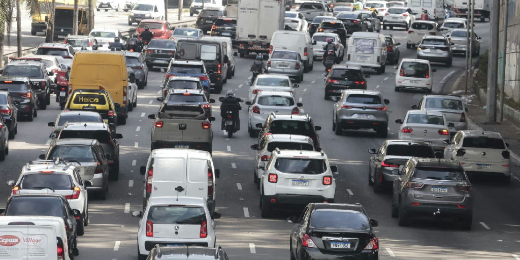 Programa CNH do Brasil impulsiona emissão de habilitações com alta de 216%