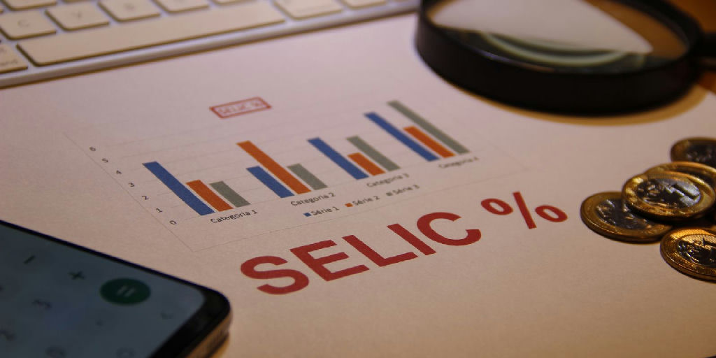 Selic: mercado financeiro revisa projeção para 13,50% ao final de 2026