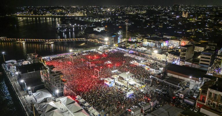 Soumanaus 2026 encerra edição com multidão e shows de Gustavo Mioto e Natanzinho Lima