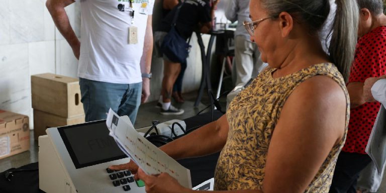 Tre-rj entrega 1,4 milhão de colas eleitorais para agilizar votação e reduzir filas em 2026