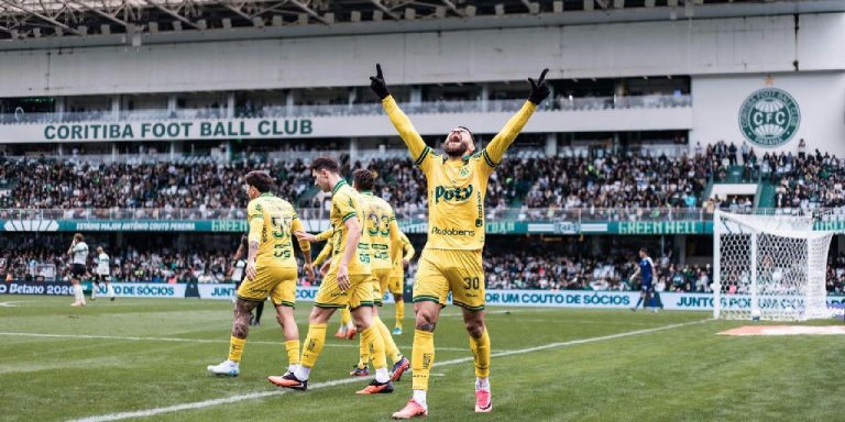 Triunfo do Mirassol sobre o Coritiba mantém Vasco e Internacional no Z-4 do Brasileiro