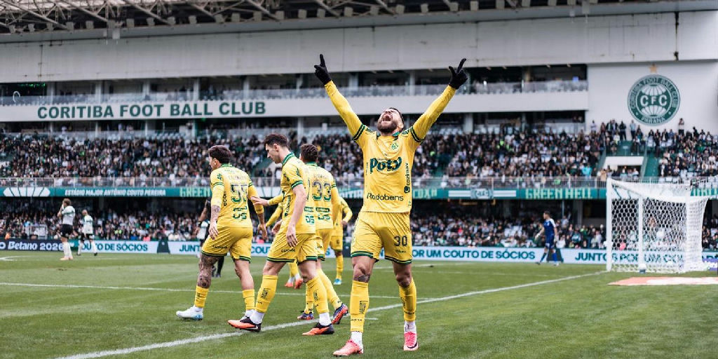 Triunfo do Mirassol sobre o Coritiba mantém Vasco e Internacional no Z-4 do Brasileiro