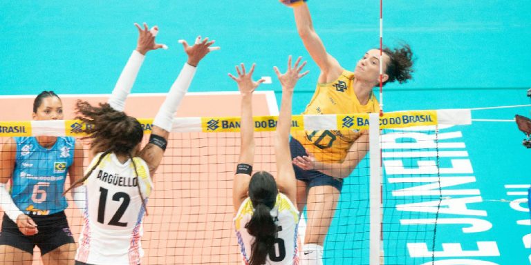 Vôlei feminino brasileiro estreia com vitória dominante sobre a Venezuela