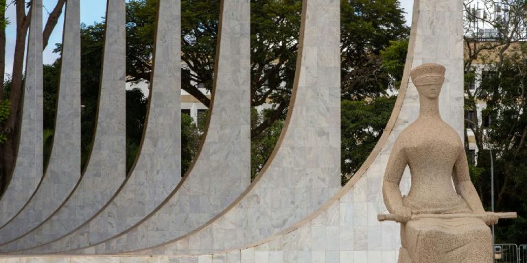 Zanin ordena apuração sobre uso de inteligência artificial para fraudar sistema do STF