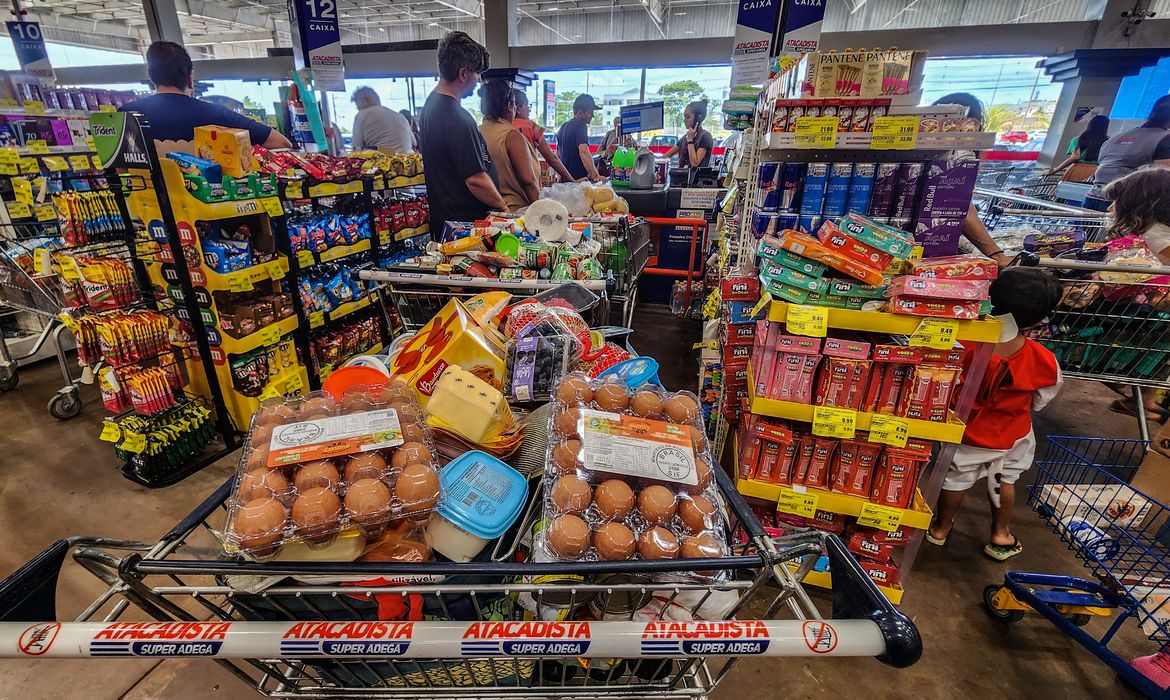 Abras aponta alta de 2,70% no consumo dos lares brasileiros até setembro