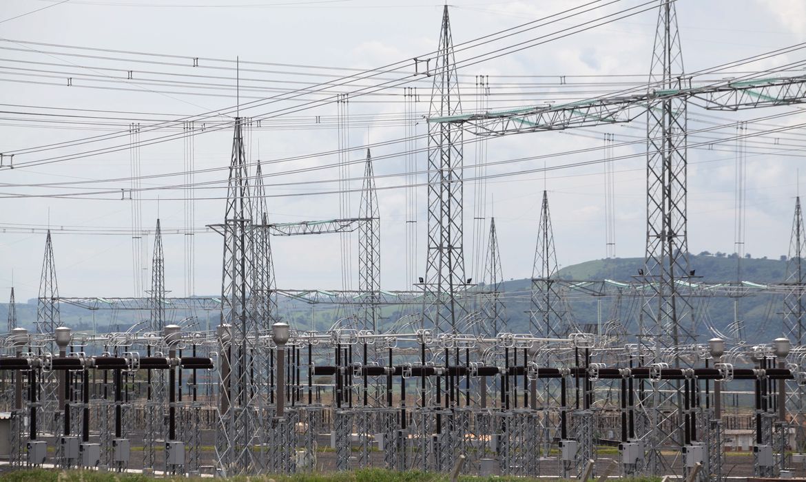 Aneel planeja realizar três leilões de transmissão de energia elétrica