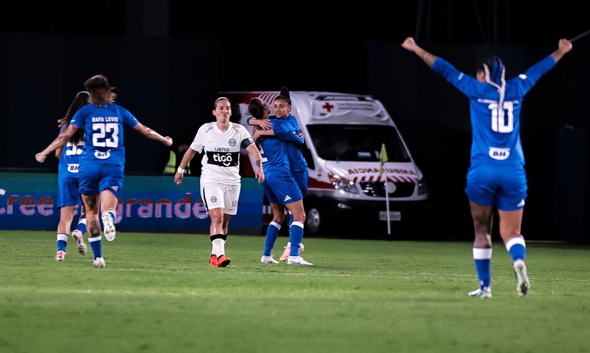 Caminho aberto para decisão inédita entre clubes do Brasil na Libertadores