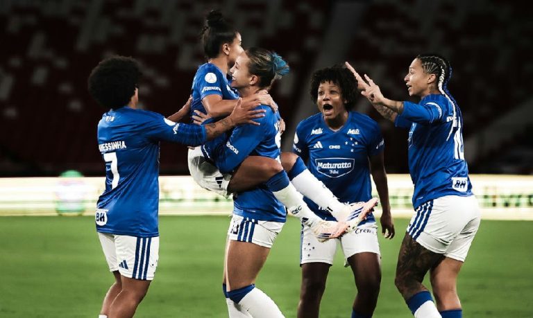 Cruzeiro supera altitude em Quito e bate LDU na estreia da Libertadores Feminina