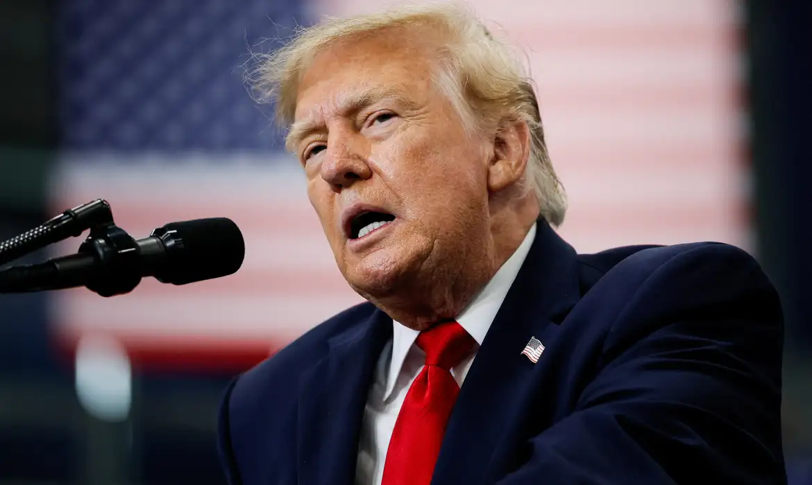 Donald Trump afirma que não interferiu nas eleições do Brasil a pedido de Lula