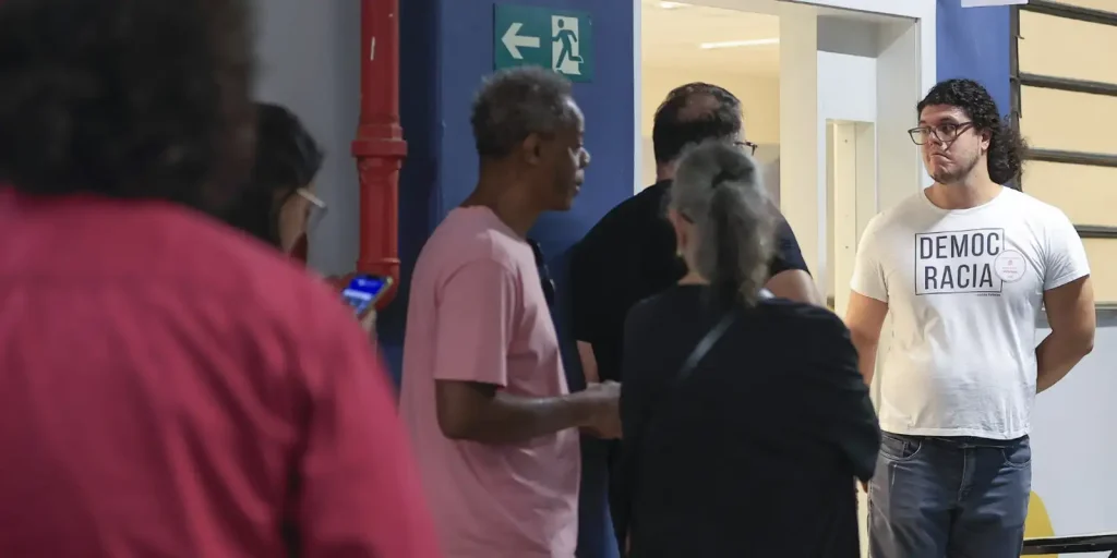 Eleições 2026: urnas ficam abertas até as 17h para votação em todo o Brasil