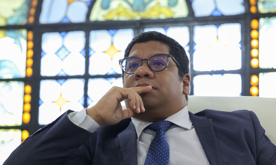 Embaixador cubano no Brasil alerta para ameaça real de ataque militar norte-americano