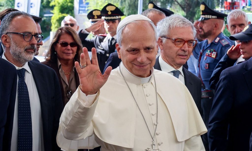 Equipe médica confirma alta de tratamentos adicionais para o papa Leão XIV após cirurgia