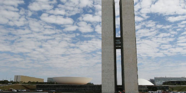 Escala 6x1 entra na pauta do Senado para votação definitiva após as eleições