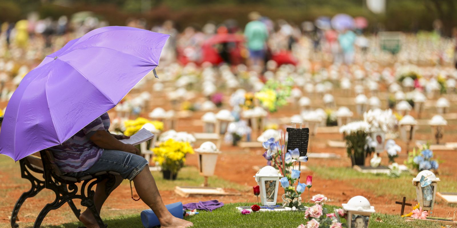Feriados de novembro reúnem datas cívicas e religiosas no calendário nacional