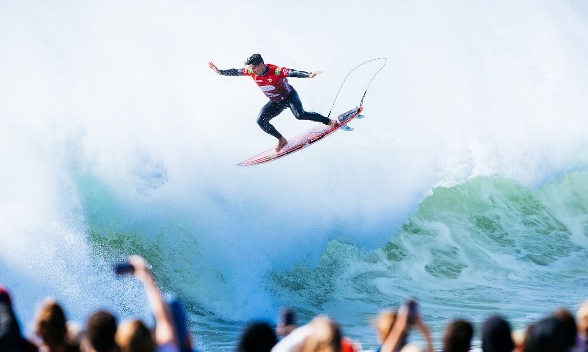 Gabriel Medina garante vice-campeonato e sobe para quarto no circuito mundial