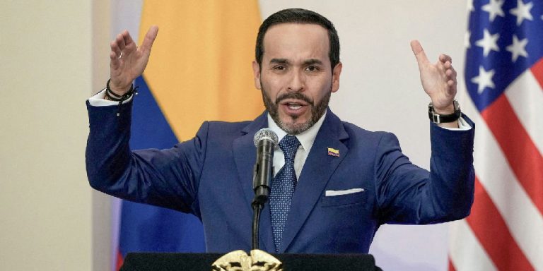 Governo da Colômbia promulga decreto com novas regras para manifestações