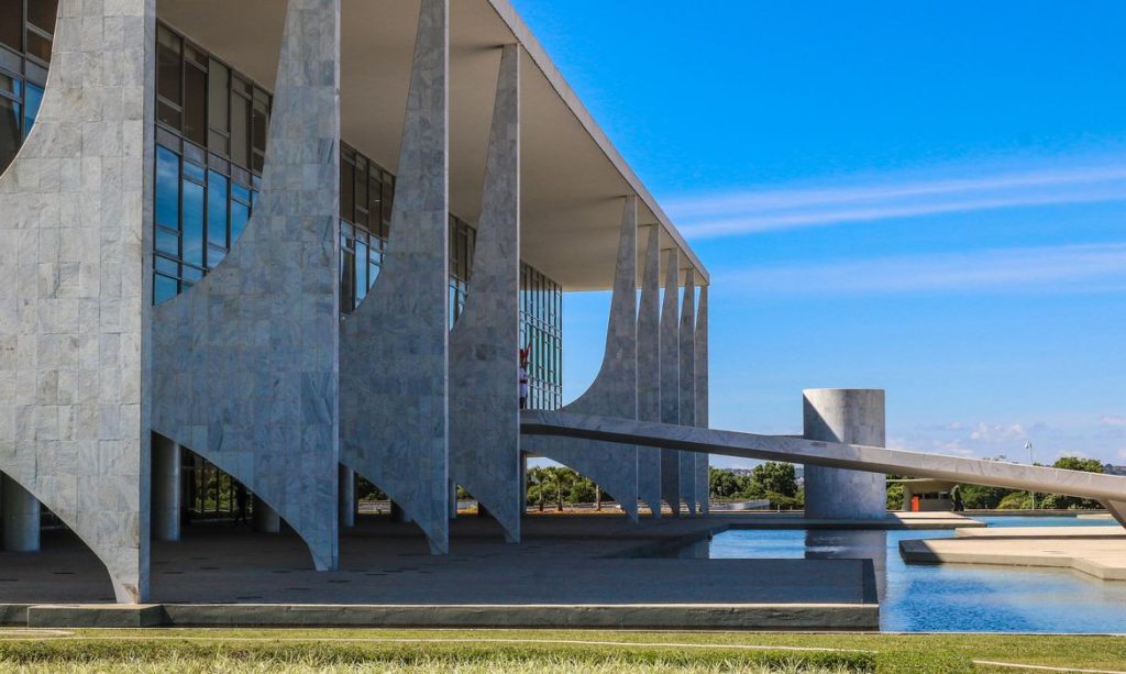 Impacto fiscal de medidas governamentais pode atingir bilhão e desafiar Orçamento