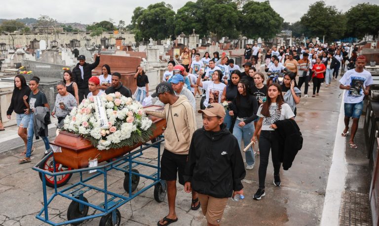 Investigações sobre mortes na operação mais letal continuam um ano depois