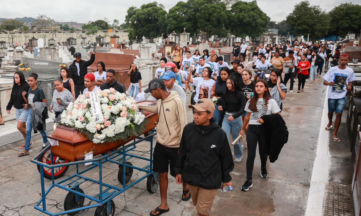 Investigações sobre mortes na operação mais letal continuam um ano depois