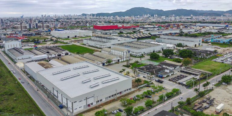 Juros elevados travam acesso ao crédito na indústria brasileira