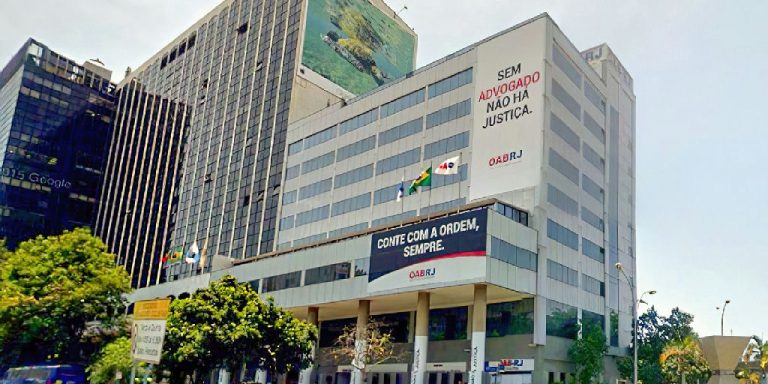 Justiça proíbe plataforma de vender petições geradas por inteligência artificial