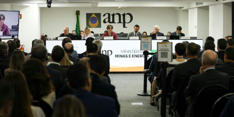 Leilão da ANP atrai R$ 3 bilhões com arremate de 49 blocos de exploração