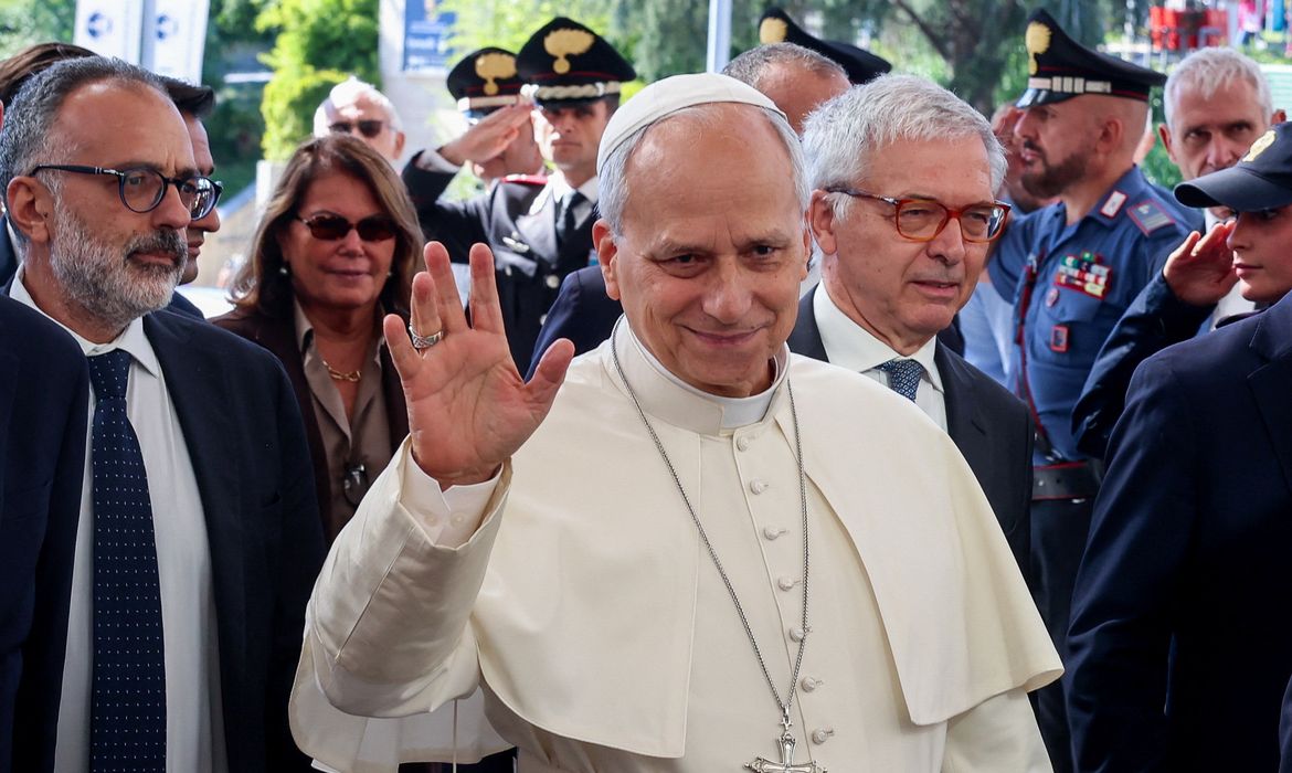 Médicos confirmam que papa Leão XIV não precisará de mais tratamentos contra o câncer