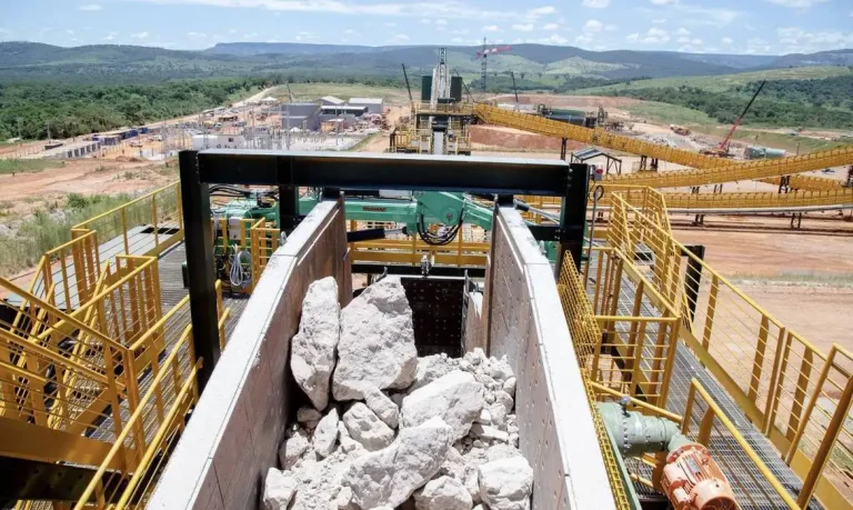 Mineração de elementos estratégicos impulsiona postos de trabalho no Brasil