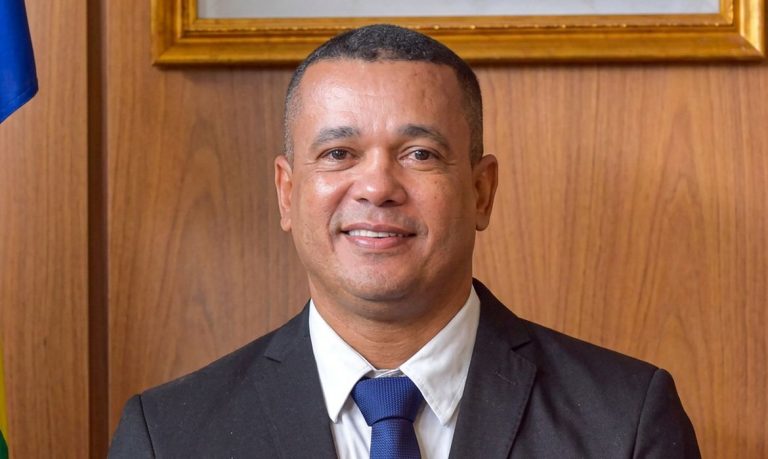 Prefeito afasta secretário municipal de segurança após ameaças a eleitores