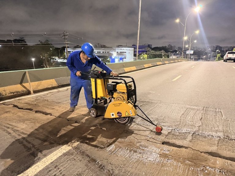 Prefeitura de Manaus começa reparos noturnos no viaduto Ayrton Senna