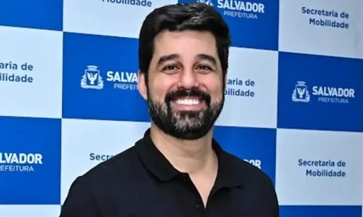 Tribunal revoga mandado de prisão contra secretário municipal de Salvador