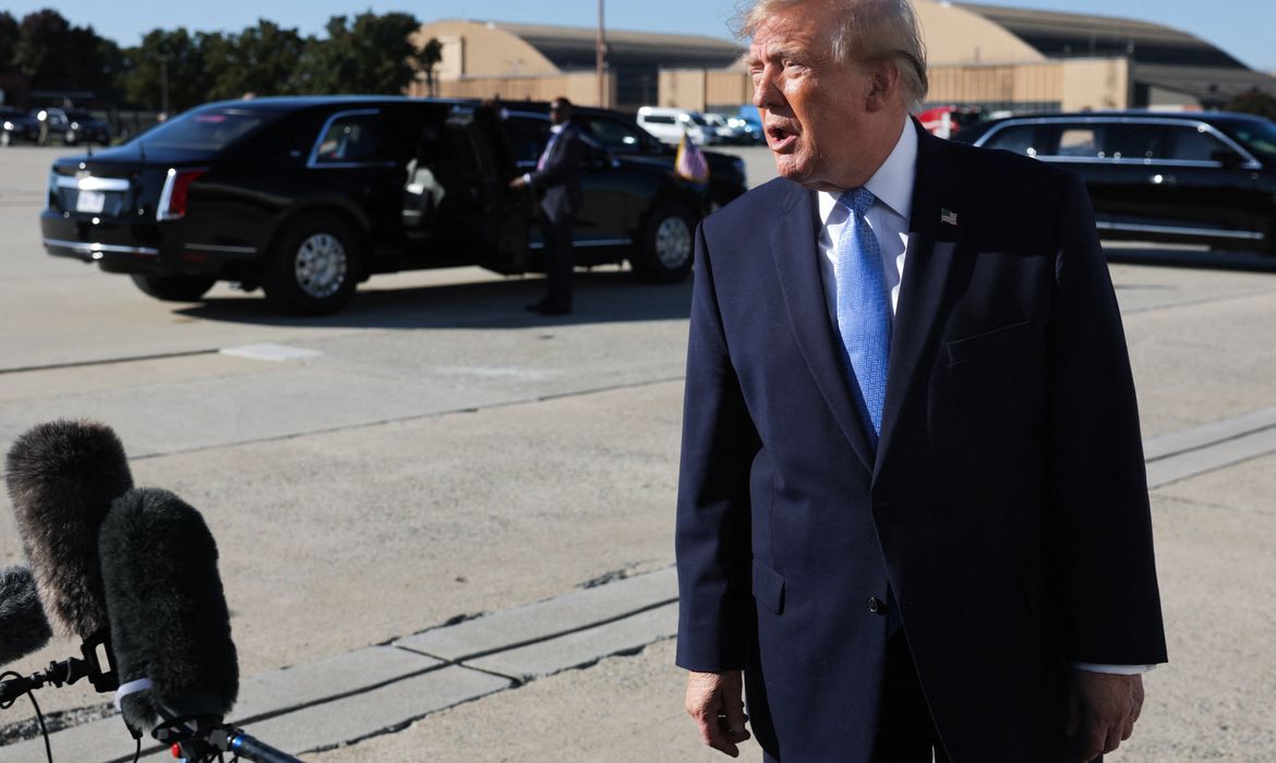 Trump recusa envolvimento após carta de Flávio Bolsonaro