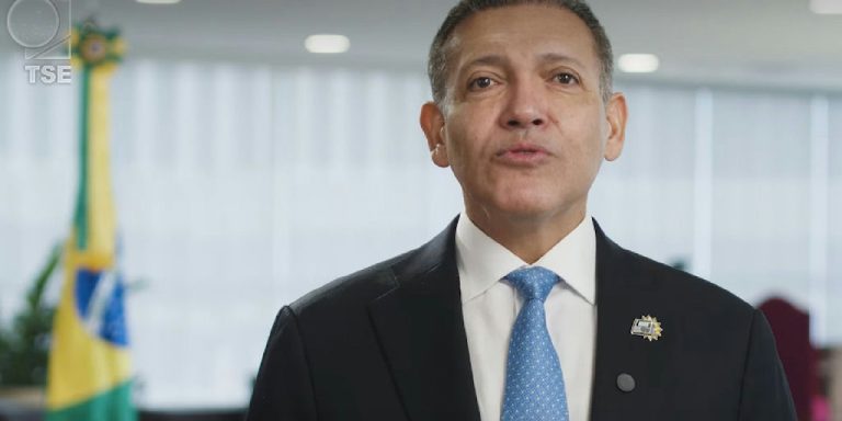 Voto é instrumento fundamental da democracia, afirma presidente do TSE