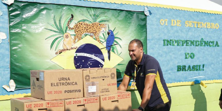 Voto em trânsito nas eleições 2026 exige consulta prévia de local de votação